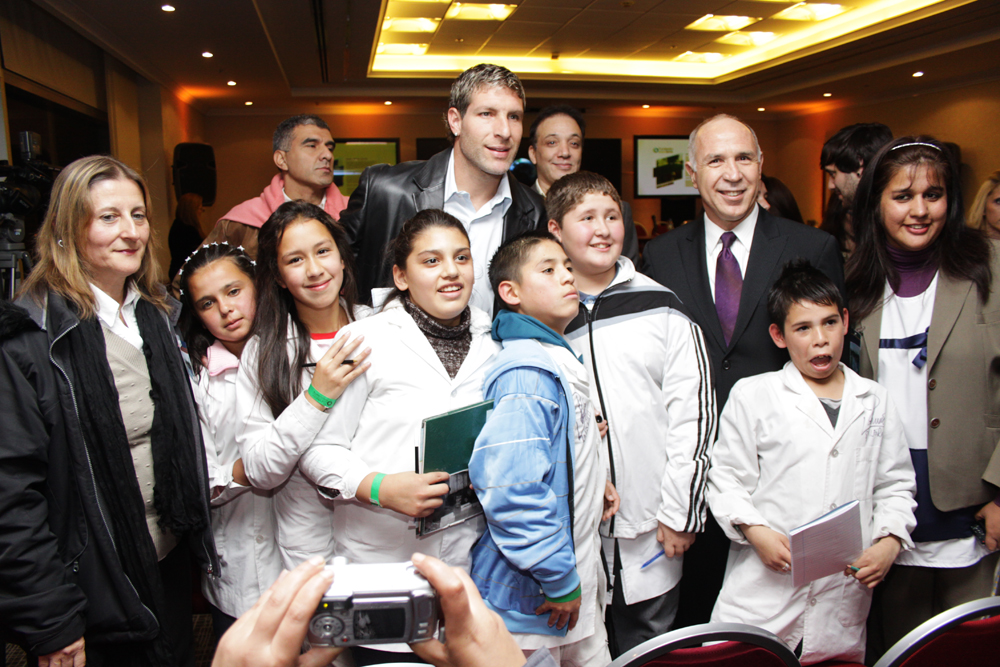 En Expoterra junto a Martín Palermo rodeado de niños que participaron del evento